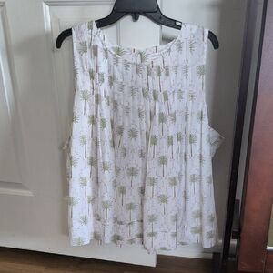 crown & ivy White Tank Top with Green Palm Print